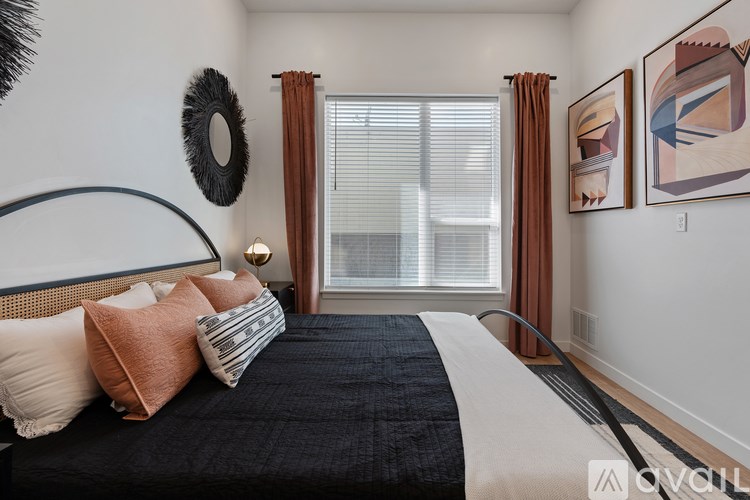 Source URL: https://prod-avail.s3.amazonaws.com/public_images/41503115/listing/Sevenotwmain_10172024_bed_left_side.jpg