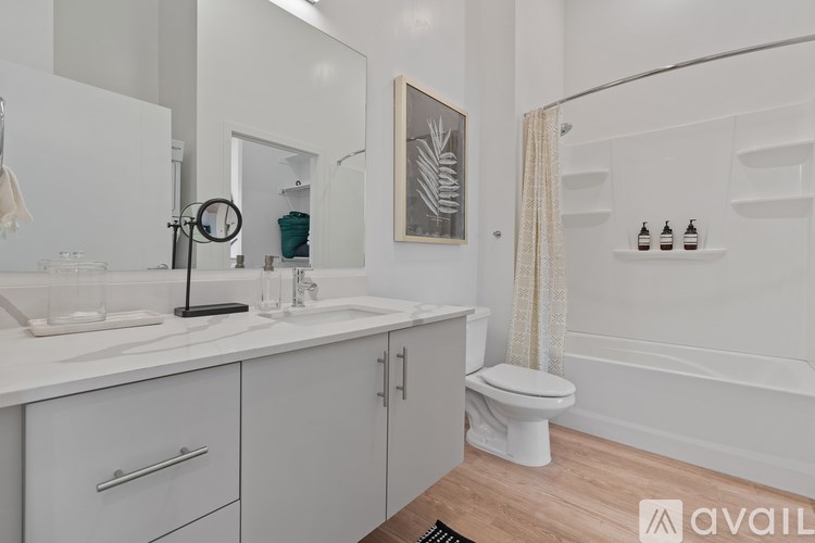 Source URL: https://prod-avail.s3.amazonaws.com/public_images/41503103/listing/Sevenotwmain_10172024_interior_bathroom.jpg