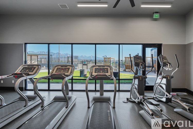 Source URL: https://prod-avail.s3.amazonaws.com/public_images/41503105/listing/Sevenotwmain_10172024_gym_treadmills.jpg