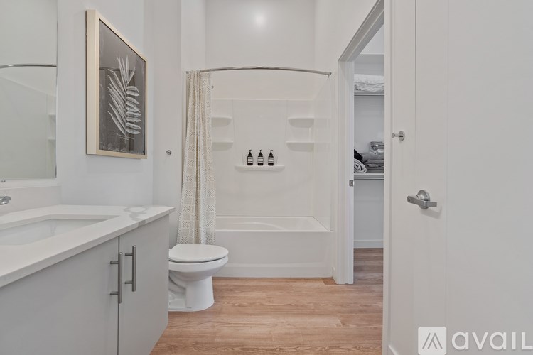 Source URL: https://prod-avail.s3.amazonaws.com/public_images/41503113/listing/Sevenotwmain_10172024_bathroom_side.jpg