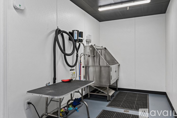 Source URL: https://prod-avail.s3.amazonaws.com/public_images/41503120/listing/Sevenotwmain_10172024_bath_spa.jpg