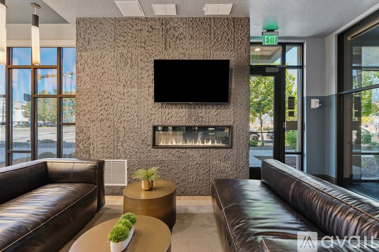 Source URL: https://prod-avail.s3.amazonaws.com/public_images/41503123/listing/Sevenotwmain_10172024_interior_lounge_area.jpg