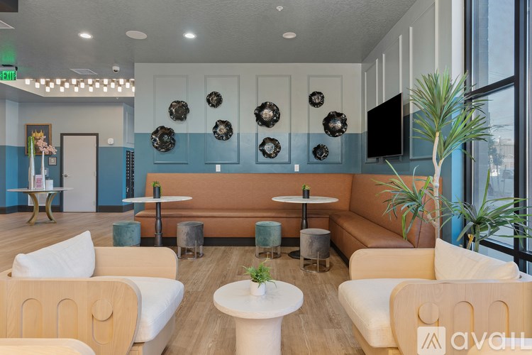 Source URL: https://prod-avail.s3.amazonaws.com/public_images/41503142/listing/Seven_O2_Web-92.jpg