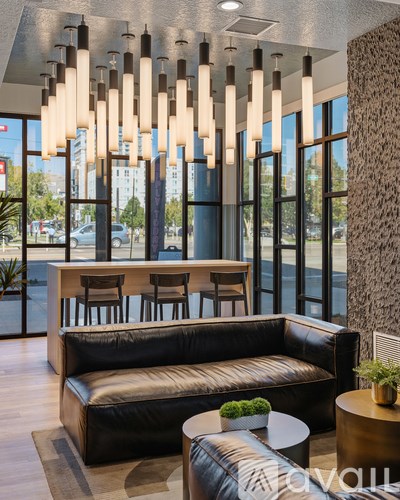 Source URL: https://prod-avail.s3.amazonaws.com/public_images/41503155/listing/Seven_O2_Web-86.jpg