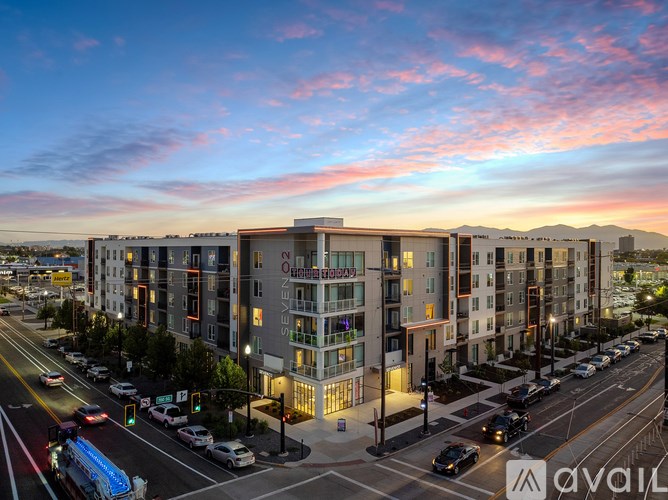 Source URL: https://prod-avail.s3.amazonaws.com/public_images/41503146/listing/Seven_O2_Web-100.jpg