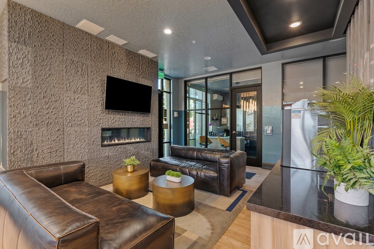 Source URL: https://prod-avail.s3.amazonaws.com/public_images/41503168/listing/Seven_O2_Web-89.jpg