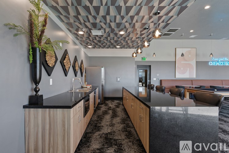 Source URL: https://prod-avail.s3.amazonaws.com/public_images/41503160/listing/Seven_O2_Web-66.jpg