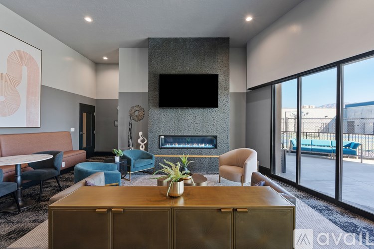 Source URL: https://prod-avail.s3.amazonaws.com/public_images/41503171/listing/Seven_O2_Web-70.jpg