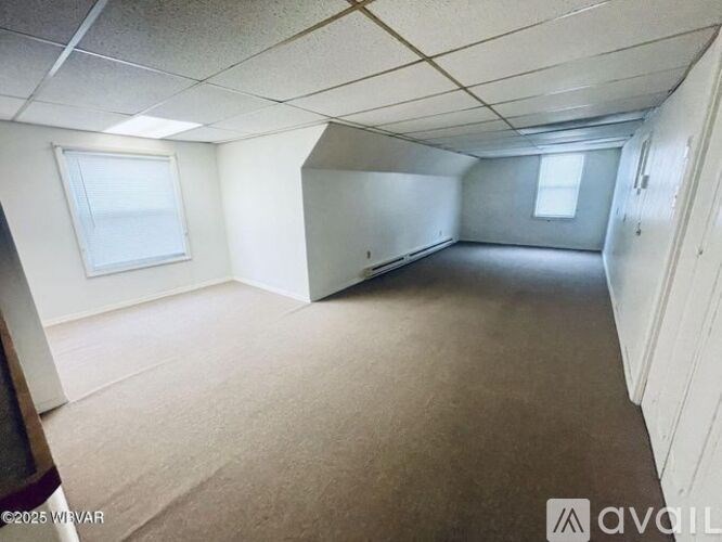 Source URL: https://prod-avail.s3.amazonaws.com/public_images/41502676/listing/20251022162549626631000000-o.jpg