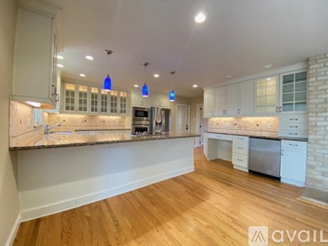 Source URL: https://prod-avail.s3.amazonaws.com/public_images/41502573/listing/IMG_1961.jpeg