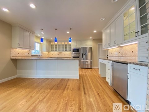 Source URL: https://prod-avail.s3.amazonaws.com/public_images/41502580/listing/IMG_1975.jpeg