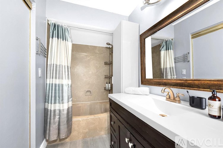 Source URL: https://prod-avail.s3.amazonaws.com/public_images/41502312/listing/bath.jpg