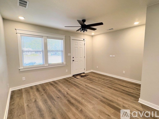 Source URL: https://prod-avail.s3.amazonaws.com/public_images/41501983/listing/IMG_4768_Copy_Copy.jpeg