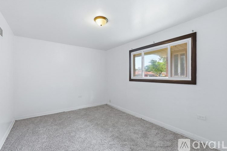 Source URL: https://prod-avail.s3.amazonaws.com/public_images/41501753/listing/008-14616KimbarkAvenue-Dolton-IL-60419-FULL.jpg