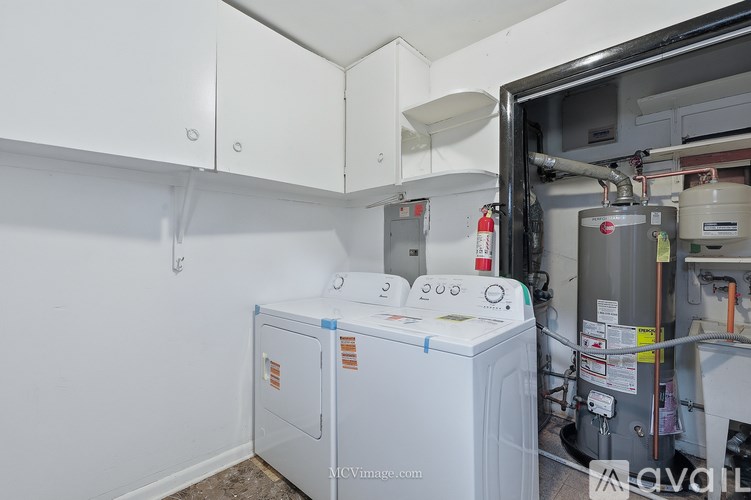 Source URL: https://prod-avail.s3.amazonaws.com/public_images/41501749/listing/014-14616KimbarkAvenue-Dolton-IL-60419-FULL.jpg