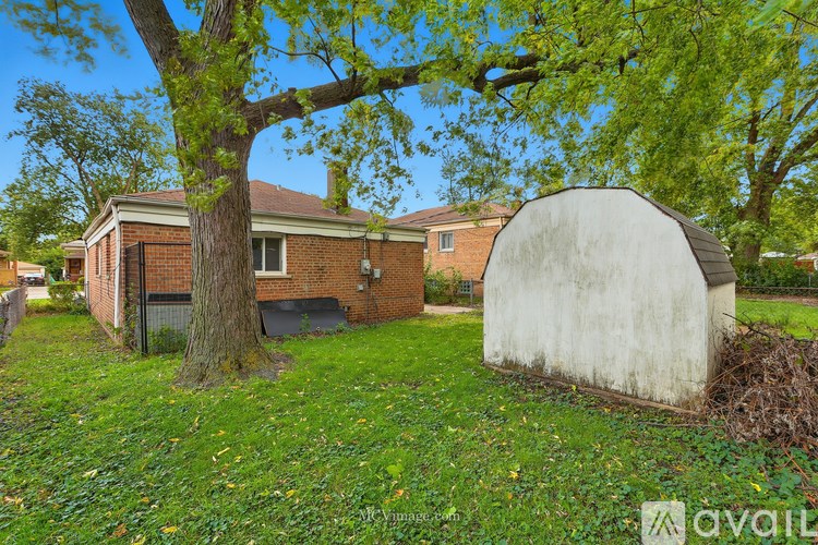 Source URL: https://prod-avail.s3.amazonaws.com/public_images/41501756/listing/017-14616KimbarkAvenue-Dolton-IL-60419-FULL.jpg