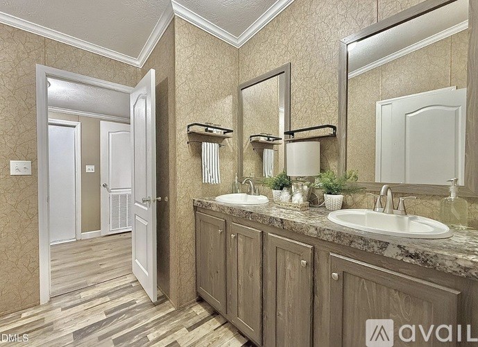 Source URL: https://prod-avail.s3.amazonaws.com/public_images/41501828/listing/IMG_1576.jpg