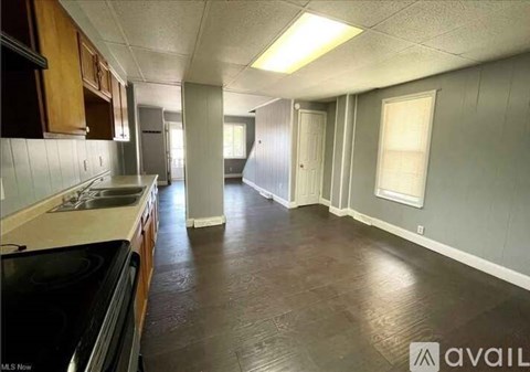 Source URL: https://prod-avail.s3.amazonaws.com/public_images/41501668/listing/Kitchen.jpg
