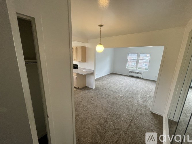 Source URL: https://prod-avail.s3.amazonaws.com/public_images/41501528/listing/IMG_8962.jpeg