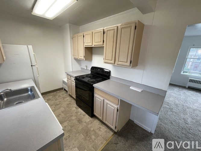 Source URL: https://prod-avail.s3.amazonaws.com/public_images/41501532/listing/IMG_8966.jpeg