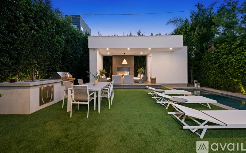 Source URL: https://prod-avail.s3.amazonaws.com/public_images/41501543/listing/25.jpg