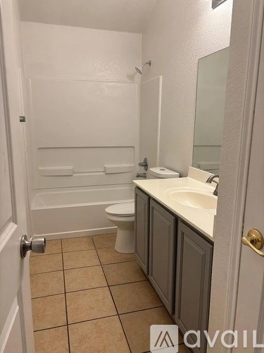 Source URL: https://prod-avail.s3.amazonaws.com/public_images/41501415/listing/e76f65e7ce04ae4466a57f83d8536270-uncropped_scaled_within_1536_1152.jpg