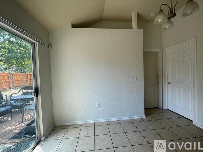 Source URL: https://prod-avail.s3.amazonaws.com/public_images/41501421/listing/f1ebc1dd2a1a08955edbf5ae63d6472a-uncropped_scaled_within_1536_1152.jpg