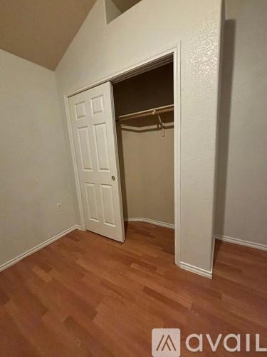 Source URL: https://prod-avail.s3.amazonaws.com/public_images/41501419/listing/98c87f6e21a65cf9fd07b84d1ccbfb0f-uncropped_scaled_within_1536_1152.jpg