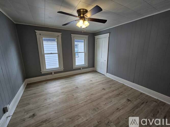 Source URL: https://prod-avail.s3.amazonaws.com/public_images/41501325/listing/Bedroom__2.jpg