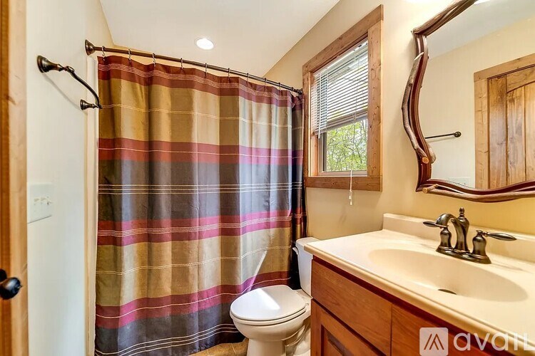 Source URL: https://prod-avail.s3.amazonaws.com/public_images/41501039/listing/e62d6b20c0c56d85ca47a2dabfa7dbb4-uncropped_scaled_within_1536_1152.jpg