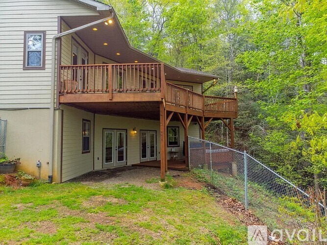 Source URL: https://prod-avail.s3.amazonaws.com/public_images/41501046/listing/8bb23da269be5642c04f6d0fcaea05e8-uncropped_scaled_within_1536_1152.jpg