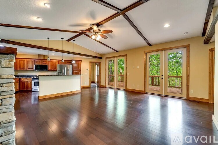 Source URL: https://prod-avail.s3.amazonaws.com/public_images/41501037/listing/2a857ec3cdc831cb098d3eeceee609ee-uncropped_scaled_within_1536_1152.jpg