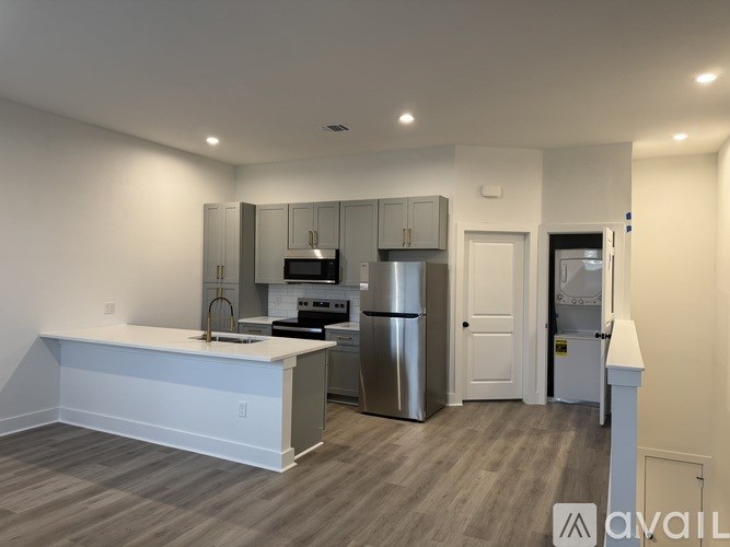 Source URL: https://prod-avail.s3.amazonaws.com/public_images/41500317/listing/IMG_6268.jpeg