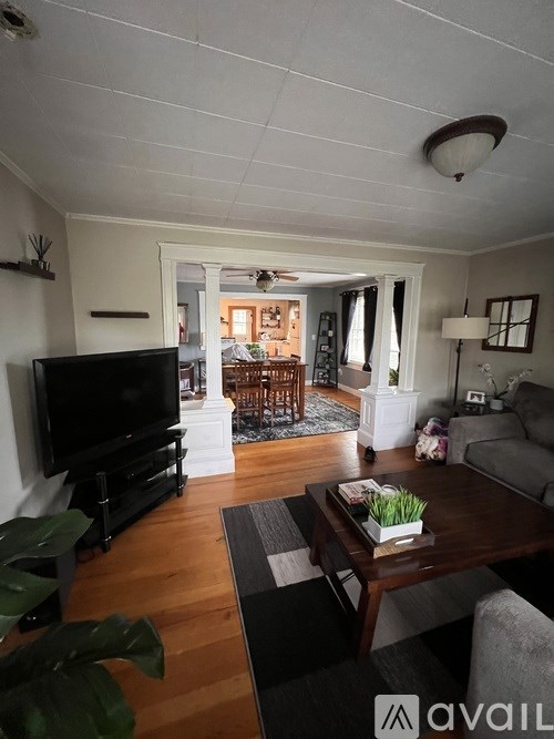 Source URL: https://prod-avail.s3.amazonaws.com/public_images/41499484/listing/IMG_4283.jpeg