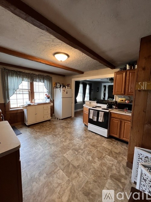 Source URL: https://prod-avail.s3.amazonaws.com/public_images/41499494/listing/IMG_4284.jpeg