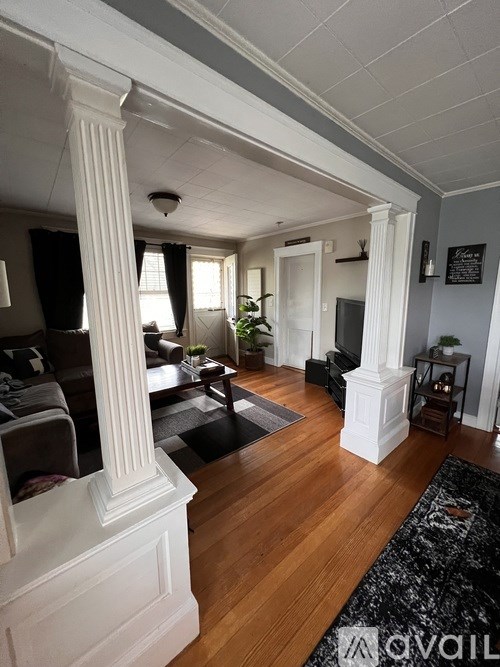 Source URL: https://prod-avail.s3.amazonaws.com/public_images/41499495/listing/IMG_4276.jpeg