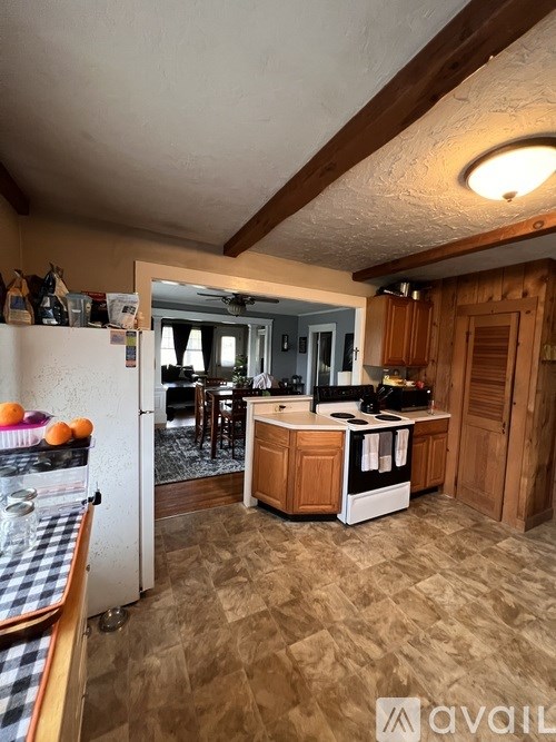 Source URL: https://prod-avail.s3.amazonaws.com/public_images/41499491/listing/IMG_4285.jpeg