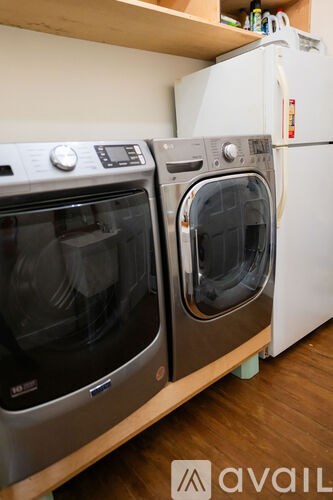 Source URL: https://prod-avail.s3.amazonaws.com/public_images/41499448/listing/AirbnbDSC_9580.jpg