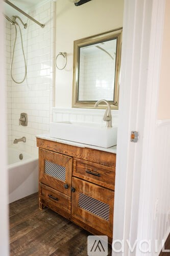 Source URL: https://prod-avail.s3.amazonaws.com/public_images/41499469/listing/AirbnbDSC_9539.jpg