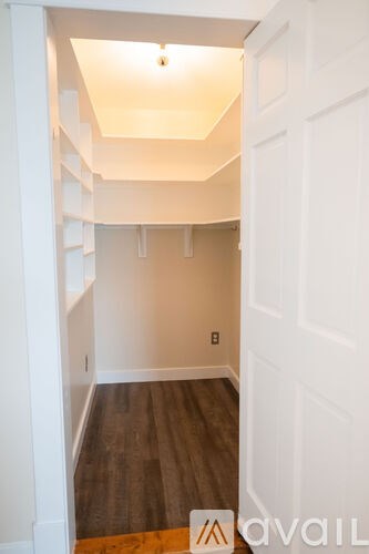 Source URL: https://prod-avail.s3.amazonaws.com/public_images/41499442/listing/AirbnbDSC_9583.jpg