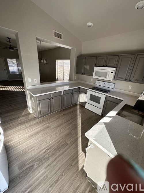 Source URL: https://prod-avail.s3.amazonaws.com/public_images/41499322/listing/IMG_2499.jpeg