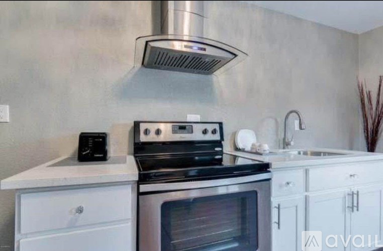 Source URL: https://prod-avail.s3.amazonaws.com/public_images/41499090/listing/IMG_0728.jpeg