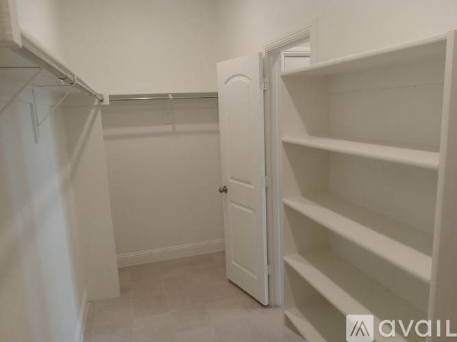 Source URL: https://prod-avail.s3.amazonaws.com/public_images/41498953/listing/20251020_172835.jpg