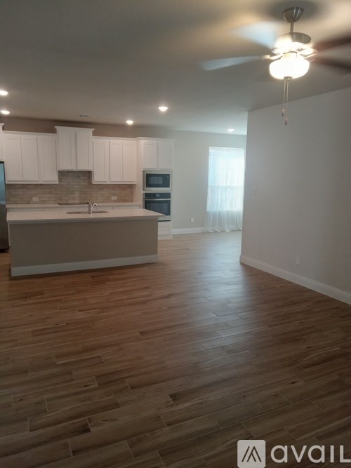 Source URL: https://prod-avail.s3.amazonaws.com/public_images/41498961/listing/20251020_173008.jpg