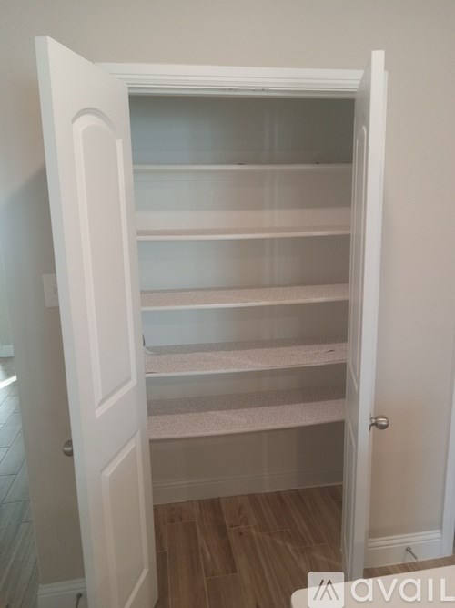 Source URL: https://prod-avail.s3.amazonaws.com/public_images/41498944/listing/20251020_173134.jpg