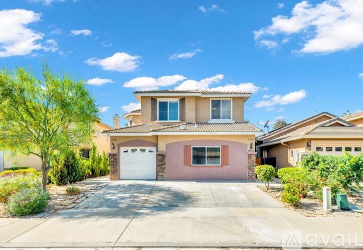 Source URL: https://prod-avail.s3.amazonaws.com/public_images/41498933/listing/2.jpeg