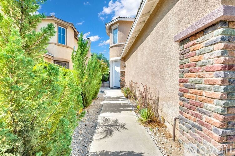 Source URL: https://prod-avail.s3.amazonaws.com/public_images/41498938/listing/3.jpeg