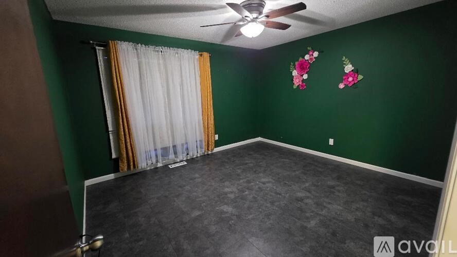 Source URL: https://prod-avail.s3.amazonaws.com/public_images/41498625/listing/BDRM_2.jpg