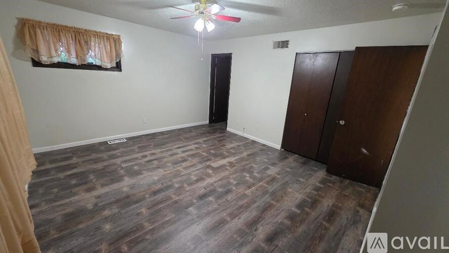 Source URL: https://prod-avail.s3.amazonaws.com/public_images/41498628/listing/Main_BD_BR_1.jpg