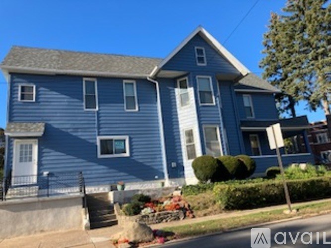 Source URL: https://prod-avail.s3.amazonaws.com/public_images/41498031/listing/IMG_5666.jpg